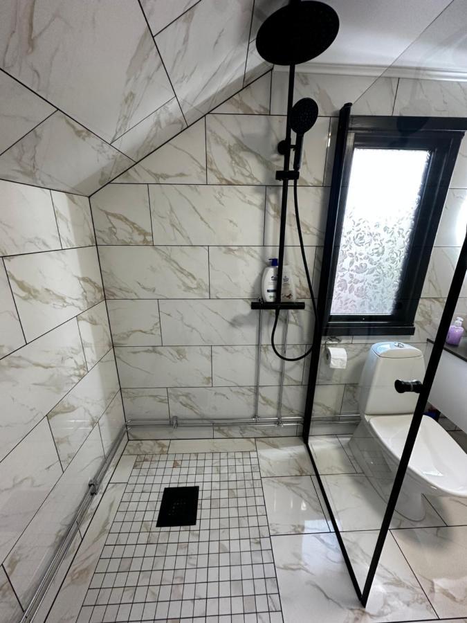 Luxurious Apartment Near Citycenter Boras Bagian luar foto